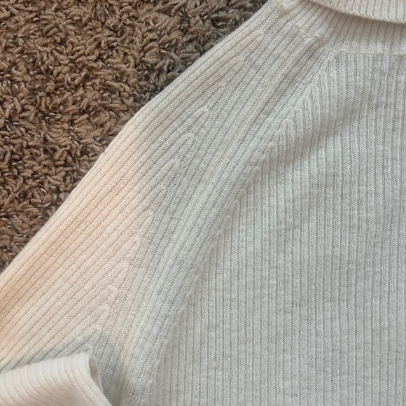 Neiman Marcus ~Cashmere Sweater Size M - Picture 4 of 6